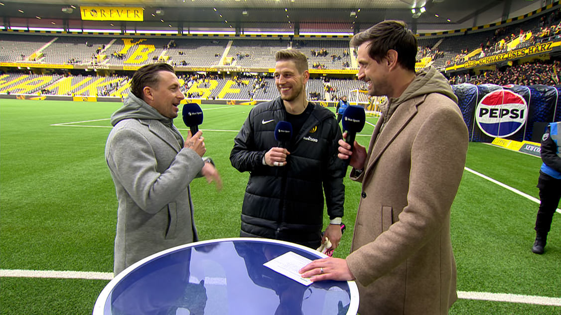 Il team di blue Sport durante una trasmissione in diretta dallo stadio bernese di Wankdorf.