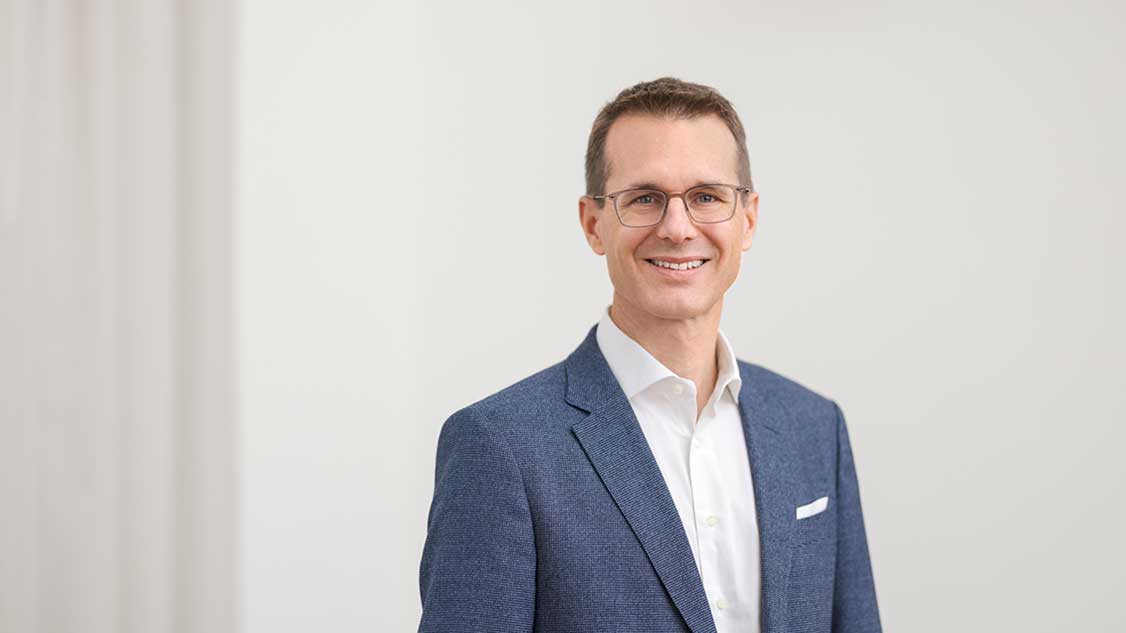 Portrait of Christoph Aeschlimann, Group CEO Swisscom