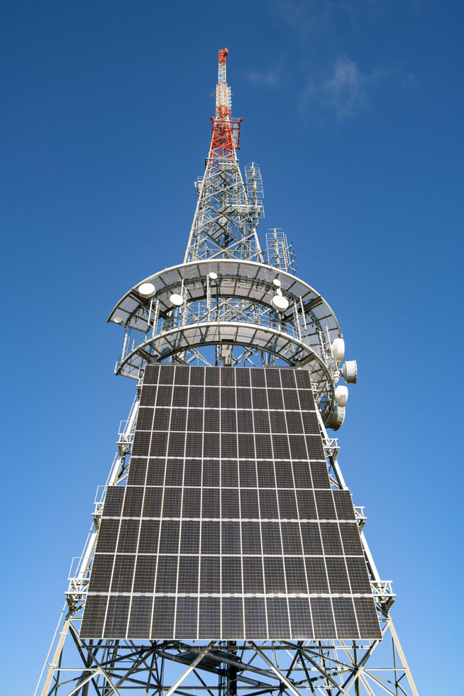 Image en gros plan de la tour de transmission 
