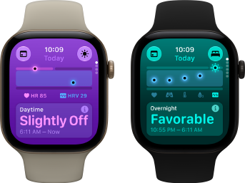 Due Apple Watch Series12: cassa in alluminio color oro chiaro, parametri vitali diurni alterati, Digital Crown, cinturino Sport sabbia; cassa in alluminio nero, parametri vitali notturni adeguati, Digital Crown, cinturino Sport nero
