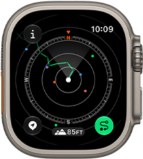 Apple Watch Ultra 4, cassa in titanio naturale, funzione “Torna sui tuoi passi” che mostra il percorso con indicazioni della bussola, lato destro, Digital Crown, tasto laterale in rilievo
