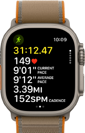 Apple Watch Ultra 4, cassa in titanio naturale, metriche dettagliate dell’allenamento Corsa outdoor, lato destro, Digital Crown, tasto laterale in rilievo, cinturino Trail Loop color sabbia
