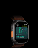 Apple Watch Ultra 4, Titangehäuse, Farbe Schwarz, Rennstrecke Feature mit einer Karte einer Laufroute, linke Seitenansicht, Actiontaste, Alpine Loop Armband, Farbe Burgunder