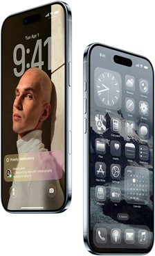 Due iPhone Air, uno mostrato di fronte e uno di lato, profilo sottilissimo, schermata di blocco, schermata Home