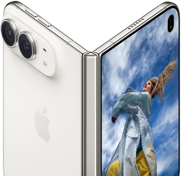 iPhone Duo, halb geöffnet wie ein Buch, mit Scharniermechanismus in der Mitte, Rückseite links mit Apple Logo und zwei Kameras, äusseres Display rechts zeigt ein Porträtfoto einer Person mit blonden Haaren