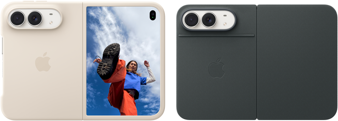 Un iPhone Duo color bianco stellare, in una custodia in silicone color sabbia, posizione orizzontale, completamente aperto, si nota la doppia fotocamera Dual Fusion in alto a sinistra, la custodia copre la parte posteriore e i bordi del display frontale, sul lato destro si nota il display esterno con l’immagine di una persona Un iPhone Duo color bianco stellare in una custodia Folio blu marino appoggiato sul supporto, completamente aperto in orizzontale, sulla parte posteriore si notano la doppia fotocamera posteriore Fusion da 48MP, due obiettivi